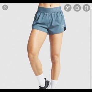 GYMSHARK LOOSE FIT SHORTS